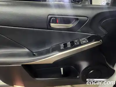 Lexus IS 2018 2.0 Автомат в Москве № 214826, миниатюра 8