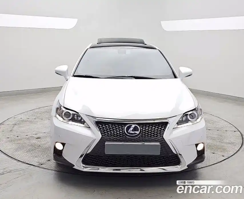 Lexus CT200h 2017 1.8 Автомат в Москве № 214844, фото 3