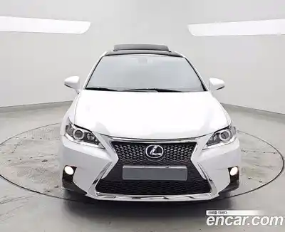 Lexus CT200h 2017 1.8 Автомат в Москве № 214844, миниатюра 3