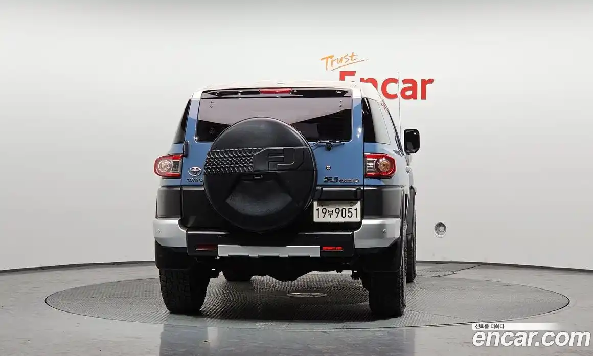 Toyota FJ Cruiser 2014 4.0 Автомат в Москве № 215556, фото 4