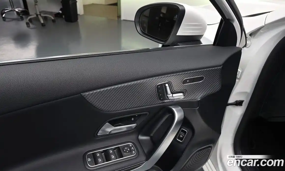 Mercedes-Benz A-Class 2024 2.0 Автомат в Москве № 215919, фото 12