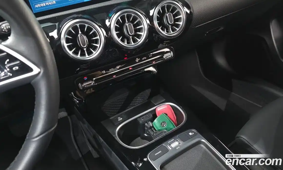 Mercedes-Benz A-Class 2024 2.0 Автомат в Москве № 215919, фото 16