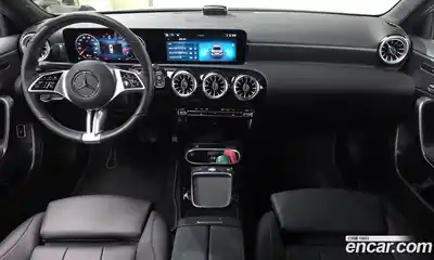 Mercedes-Benz A-Class 2024 2.0 Автомат в Москве № 215919, миниатюра 2