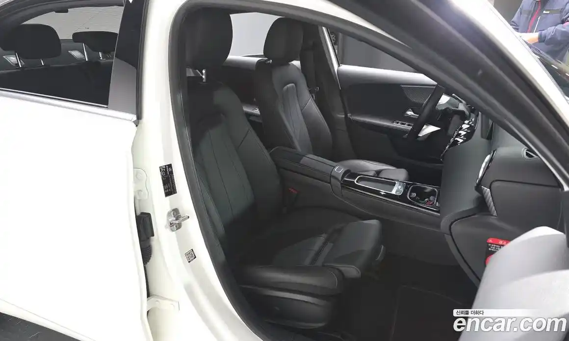 Mercedes-Benz A-Class 2024 2.0 Автомат в Москве № 215919, фото 4