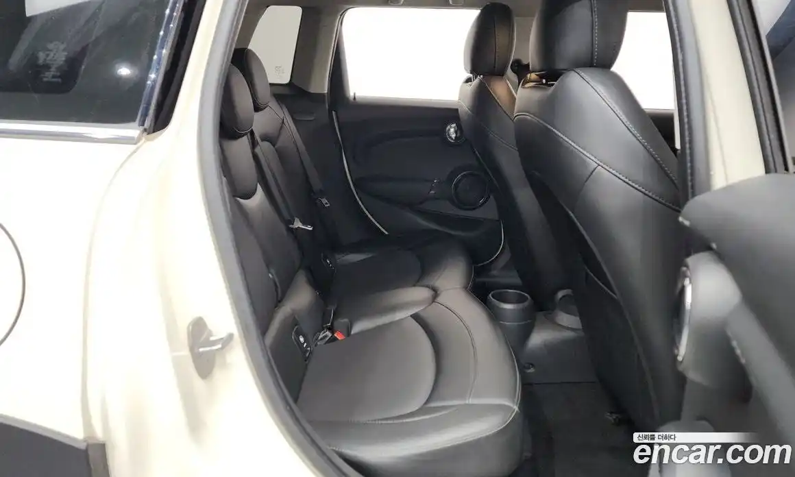 Mini Cooper 2017 1.5 Автомат в Москве № 217411, фото 15