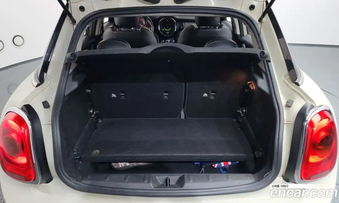 Mini Cooper 2017 1.5 Автомат в Москве № 217411, фото 17