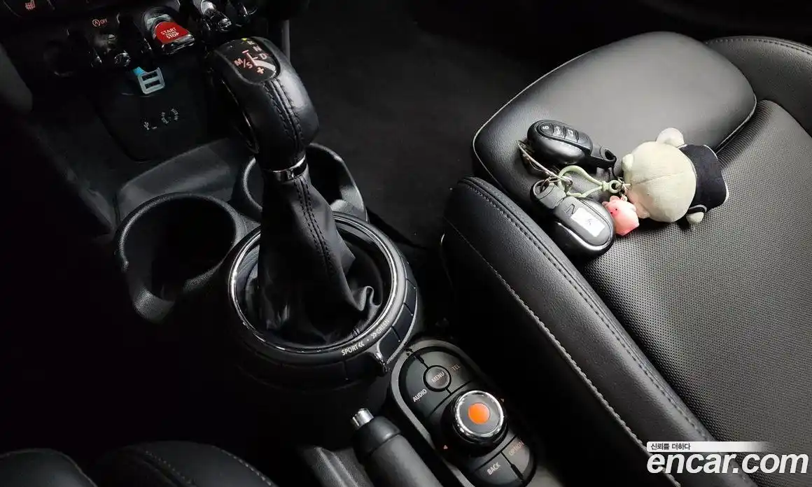 Mini Cooper 2017 1.5 Автомат в Москве № 217411, фото 20