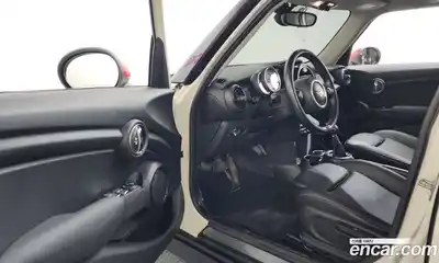 Mini Cooper 2017 1.5 Автомат в Москве № 217411, миниатюра 2