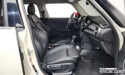 Mini Cooper 2017 1.5 Автомат в Москве № 217411, миниатюра 3