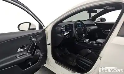 Mercedes-Benz A-Class 2020 2.0 Автомат в Москве № 220356, миниатюра 12