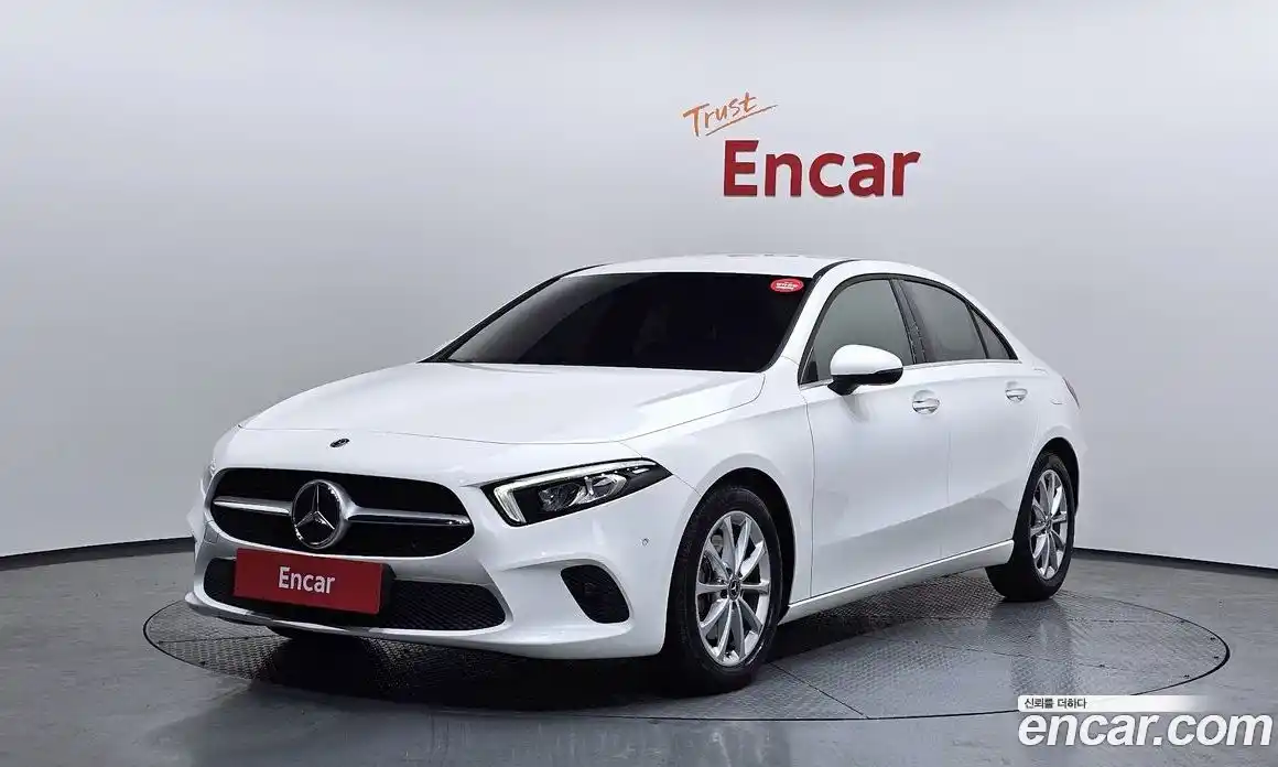 Mercedes-Benz A-Class 2020 2.0 Автомат в Москве № 220356, фото 14