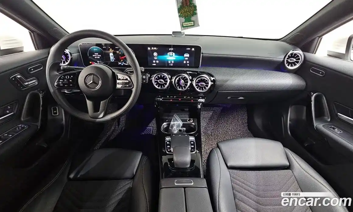 Mercedes-Benz A-Class 2020 2.0 Автомат в Москве № 220356, фото 17