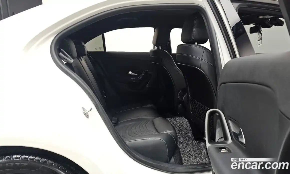 Mercedes-Benz A-Class 2020 2.0 Автомат в Москве № 220356, фото 18