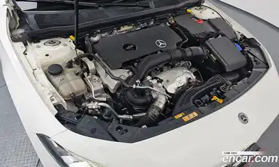 Mercedes-Benz A-Class 2020 2.0 Автомат в Москве № 220356, миниатюра 3