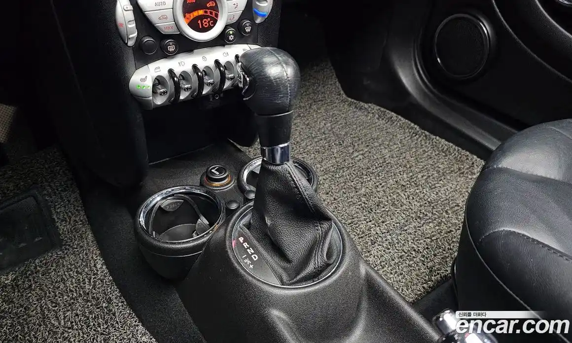 Mini Cooper 2010 1.6 Автомат в Москве № 224271, фото 9