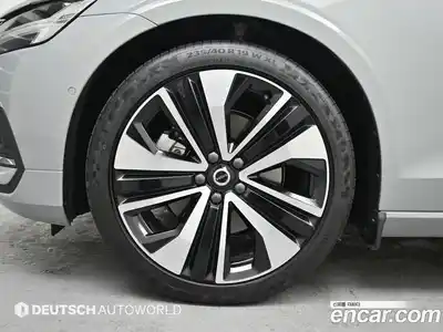 Volvo S60 2025 2.0 Автомат в Москве № 230807, миниатюра 5
