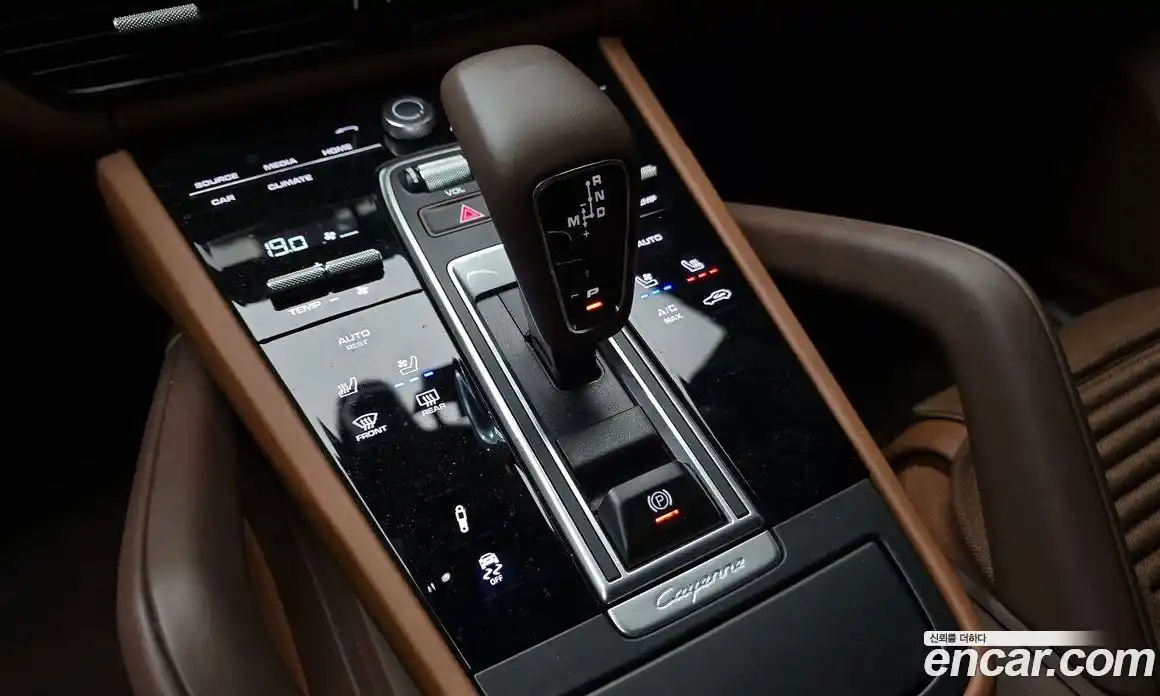 Porsche Cayenne 2023 3.0 Автомат в Москве № 230957, фото 11