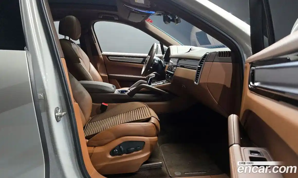 Porsche Cayenne 2023 3.0 Автомат в Москве № 230957, фото 12