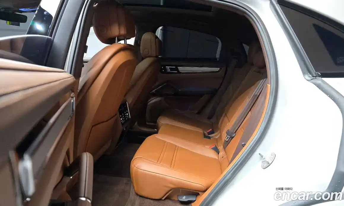 Porsche Cayenne 2023 3.0 Автомат в Москве № 230957, фото 14