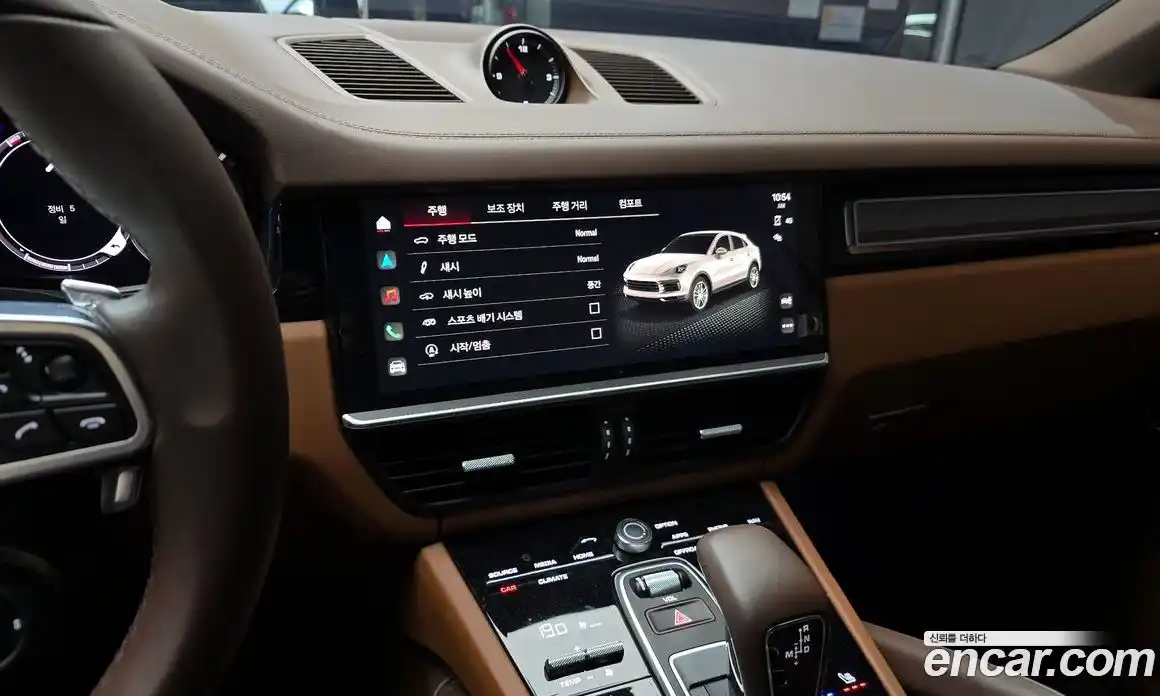 Porsche Cayenne 2023 3.0 Автомат в Москве № 230957, фото 18