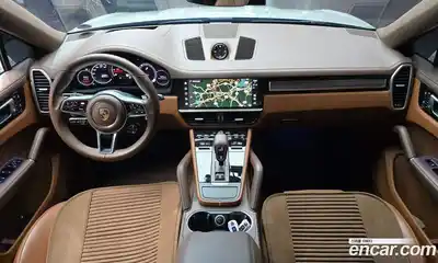 Porsche Cayenne 2023 3.0 Автомат в Москве № 230957, миниатюра 3