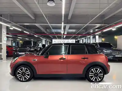 Mini Cooper 2020 1.5 Автомат в Москве № 231450, миниатюра 4