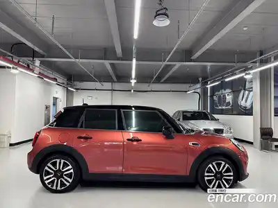 Mini Cooper 2020 1.5 Автомат в Москве № 231450, миниатюра 5