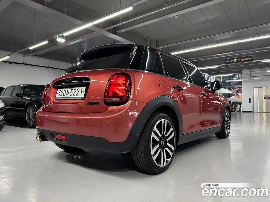 Mini Cooper 2020 1.5 Автомат в Москве № 231450, фото 7