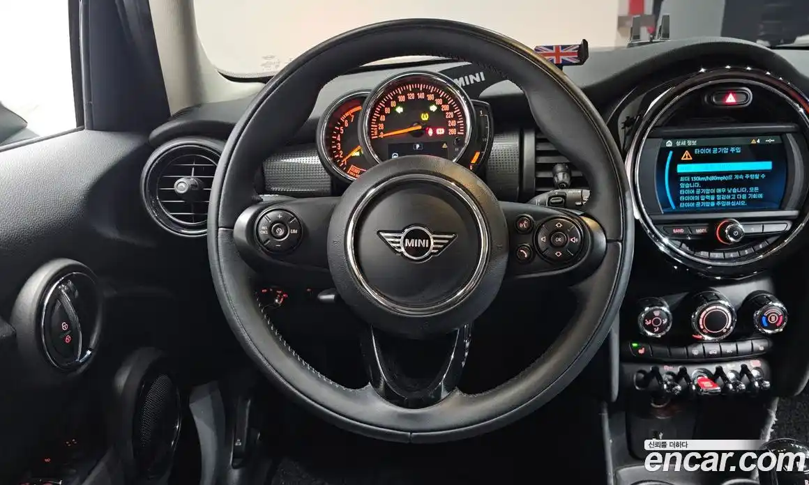 Mini Cooper 2021 1.5 Автомат в Москве № 231485, фото 3