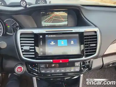 Honda Accord 2017 2.4 Автомат в Москве № 232953, миниатюра 11