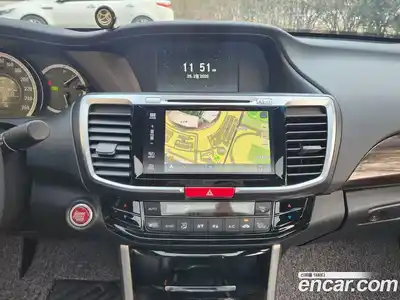 Honda Accord 2017 2.4 Автомат в Москве № 232953, миниатюра 10