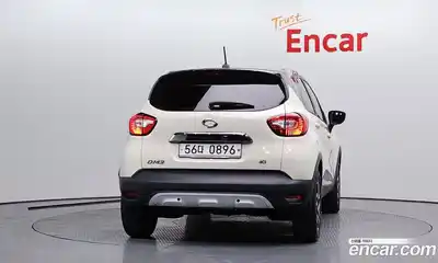 Renault QM3 2015 1.5 Автомат в Москве № 242222, миниатюра 11