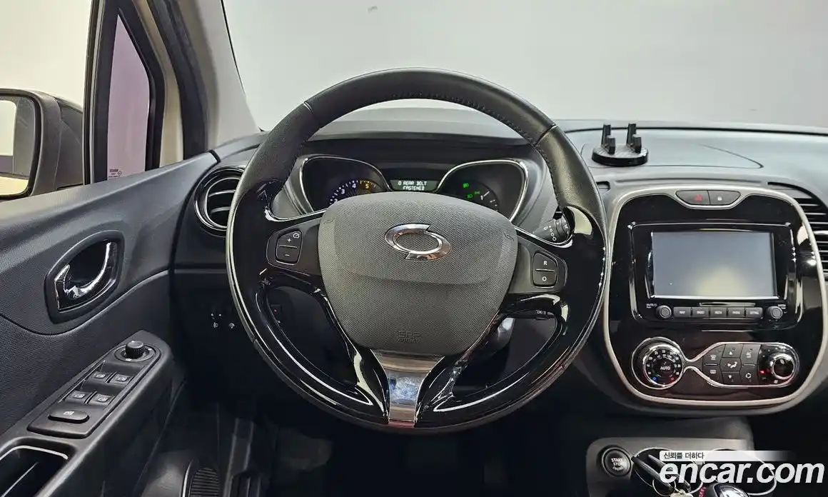 Renault QM3 2015 1.5 Автомат в Москве № 242222, фото 14