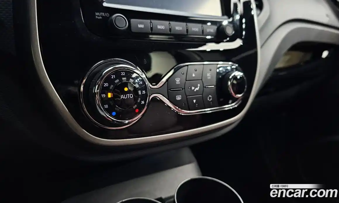 Renault QM3 2015 1.5 Автомат в Москве № 242222, фото 3