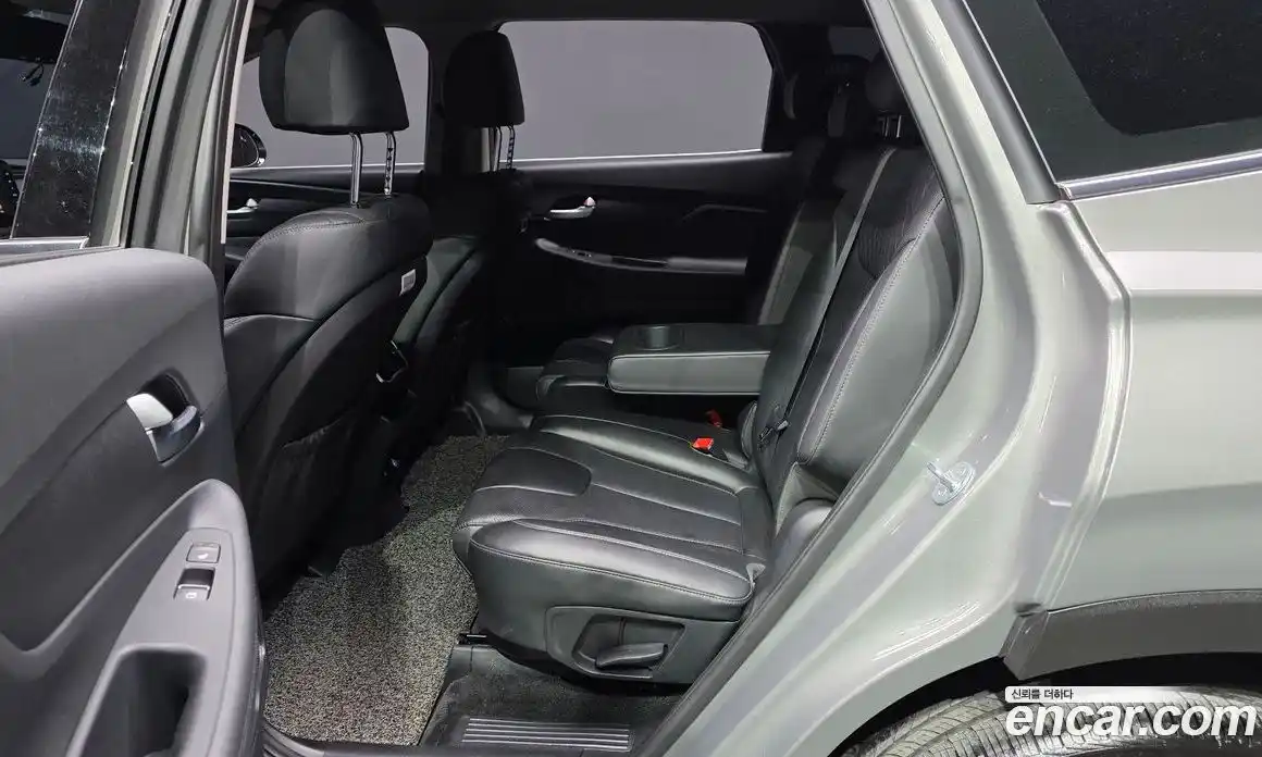 Hyundai Santa Fe 2020 2.0 Автомат в Москве № 2478, фото 17