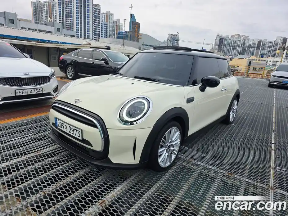 Mini Cooper 2022 1.5 Автомат в Москве № 299497, фото 1