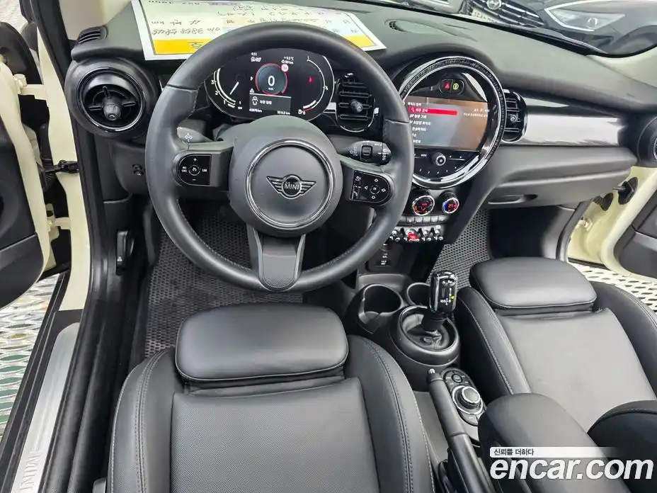 Mini Cooper 2022 1.5 Автомат в Москве № 299497, фото 15