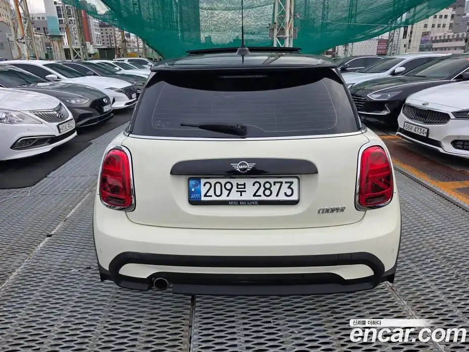 Mini Cooper 2022 1.5 Автомат в Москве № 299497, фото 4