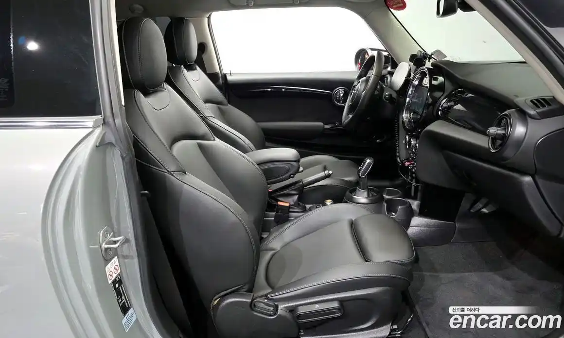 Mini Cooper 2022 1.5 Автомат в Москве № 299595, фото 12