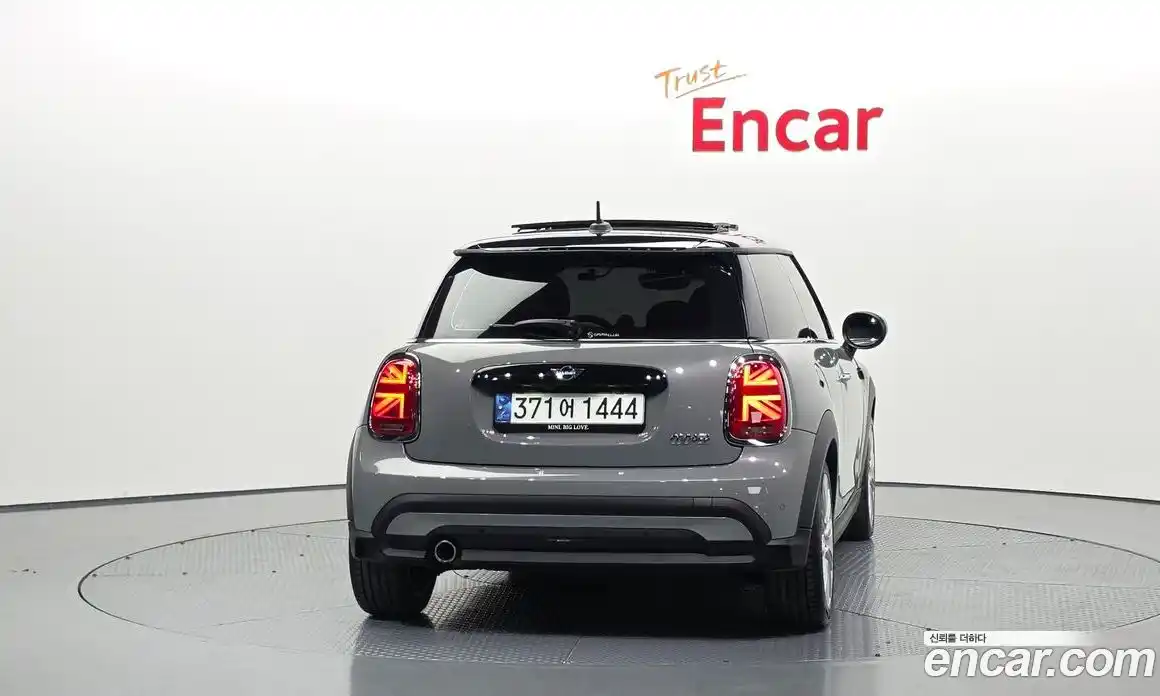 Mini Cooper 2022 1.5 Автомат в Москве № 299595, фото 14