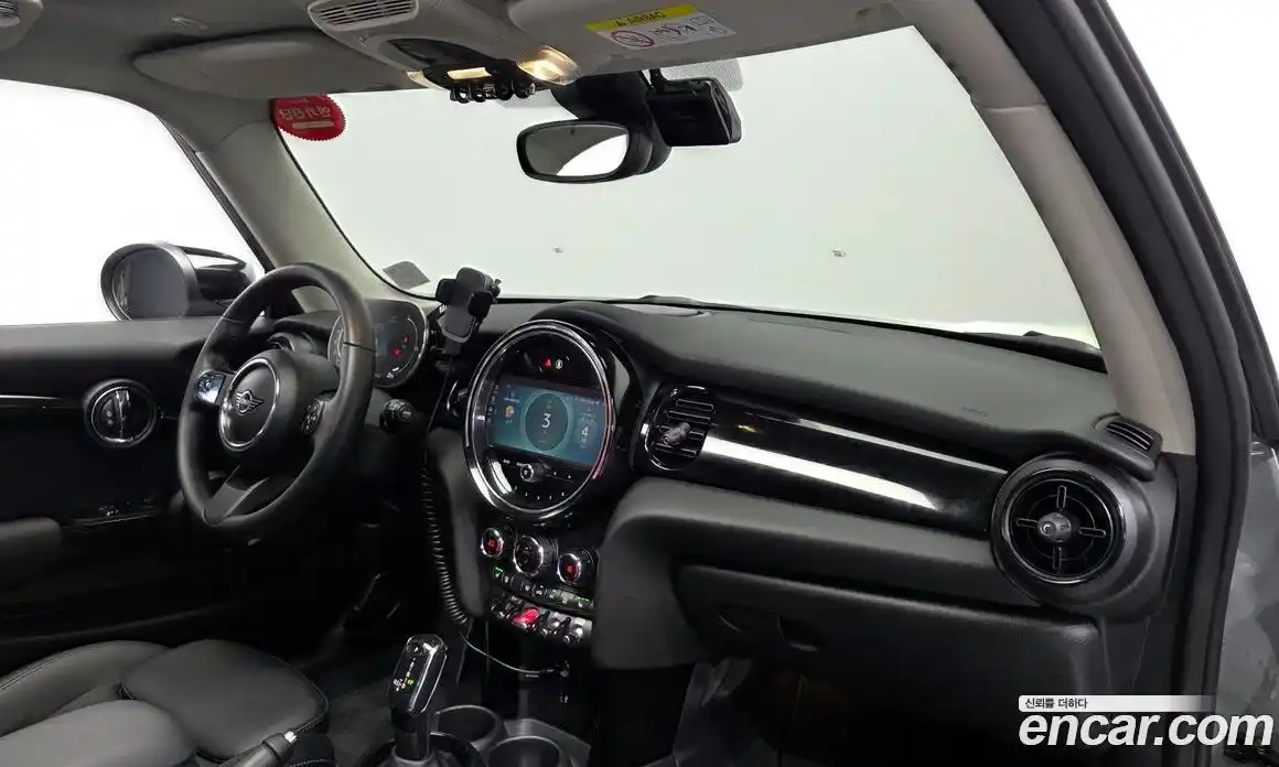 Mini Cooper 2022 1.5 Автомат в Москве № 299595, фото 16