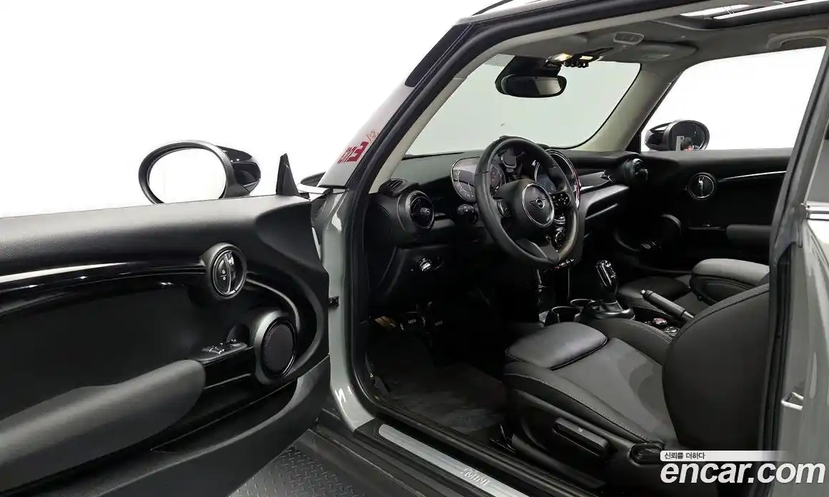 Mini Cooper 2022 1.5 Автомат в Москве № 299595, фото 18