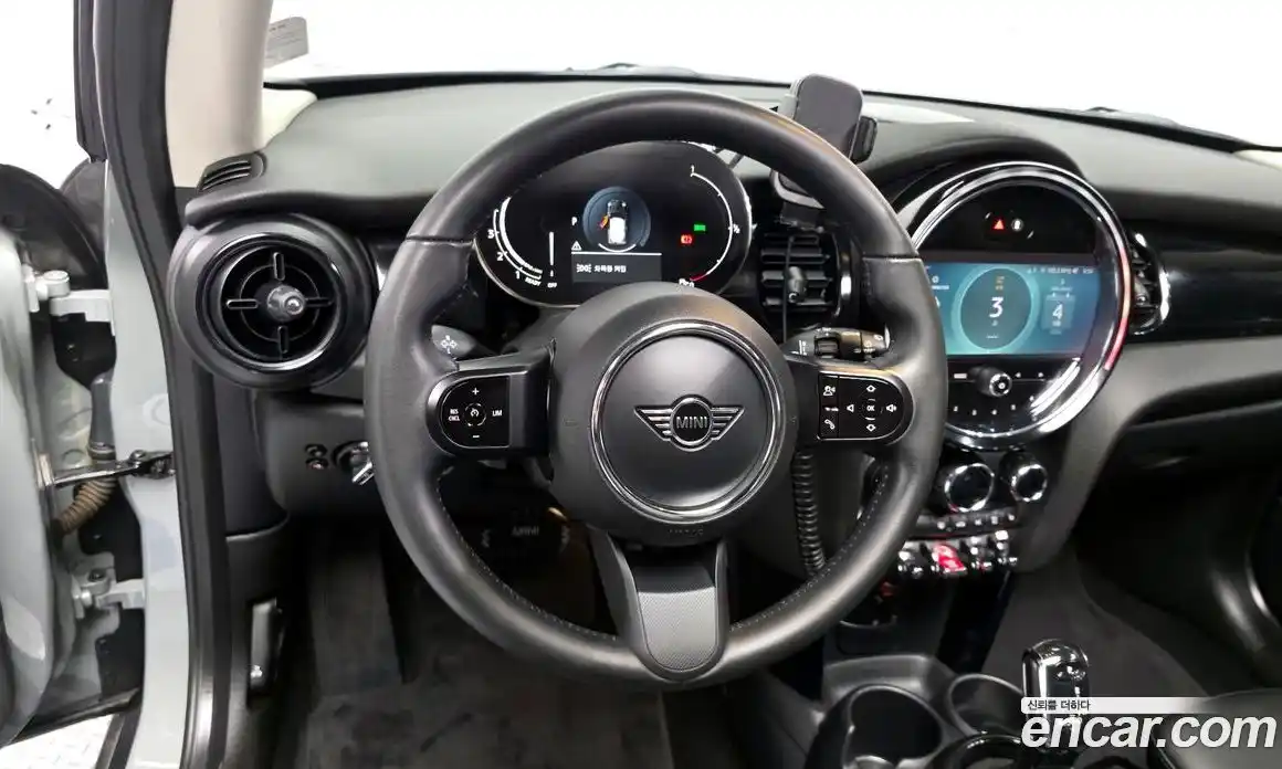 Mini Cooper 2022 1.5 Автомат в Москве № 299595, фото 19