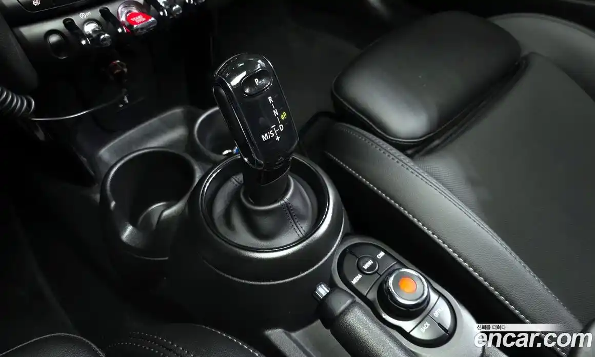 Mini Cooper 2022 1.5 Автомат в Москве № 299595, фото 7