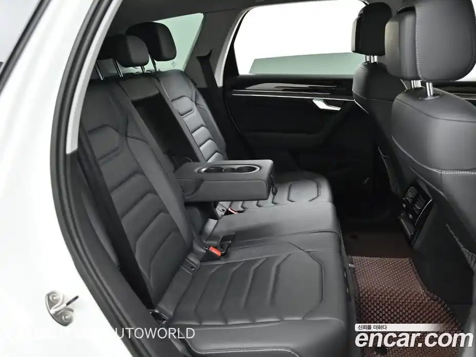 Volkswagen Touareg 2023 3.0 Автомат в Москве № 301795, фото 12