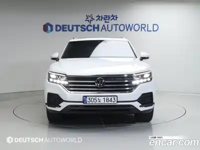 Volkswagen Touareg 2023 3.0 Автомат в Москве № 301795, миниатюра 3