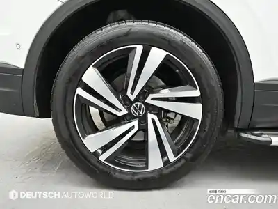 Volkswagen Touareg 2023 3.0 Автомат в Москве № 301795, миниатюра 5