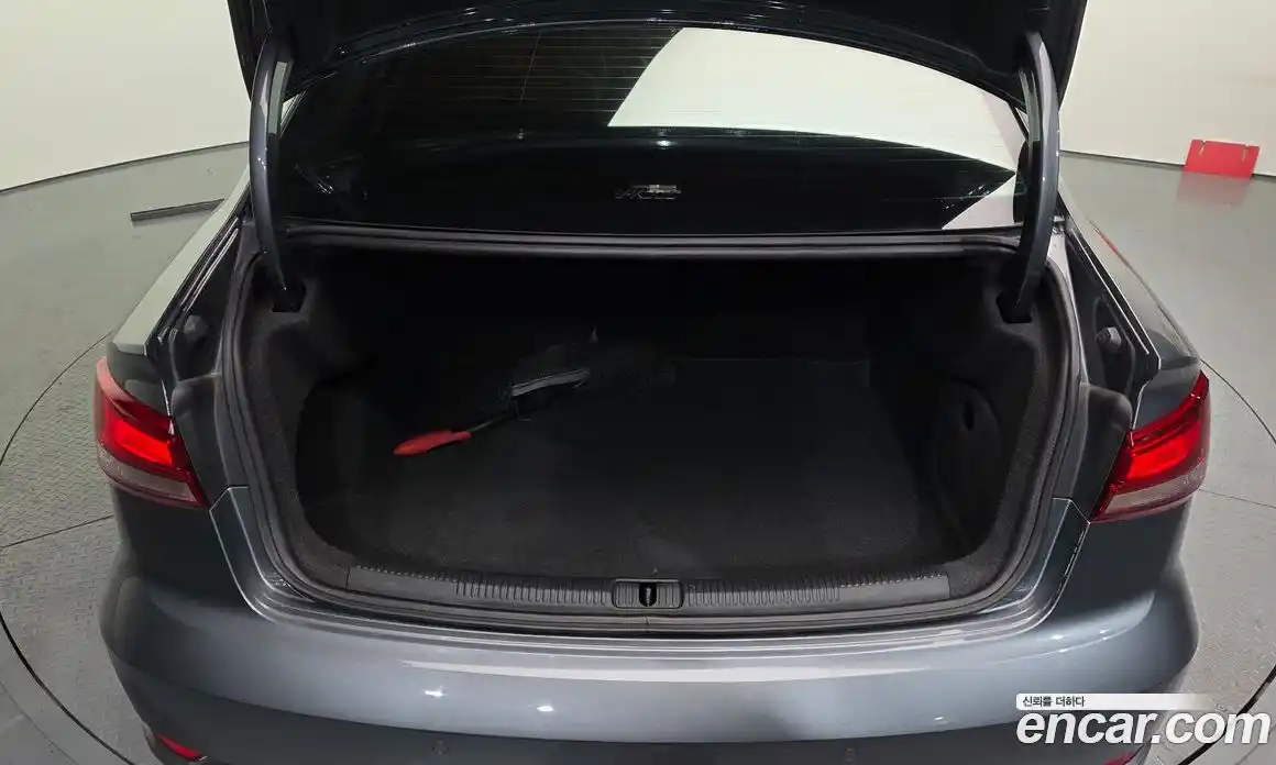 Audi A3 2019 2.0 Автомат в Москве № 312170, фото 15