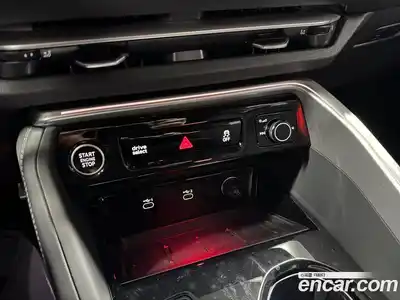 Audi Q5 2025 2.0 Автомат в Москве № 325843, миниатюра 11