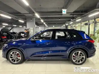 Audi Q5 2025 2.0 Автомат в Москве № 325843, миниатюра 3